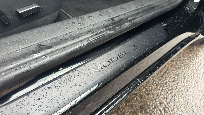 Tesla Model 3 Long Range AWD 4dr Auto Electric Saloon